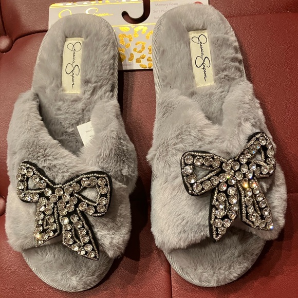 Gorgeous Fur Jessica Simpson 7/8 Fluffy Soft Slippers - Picture 1 of 6